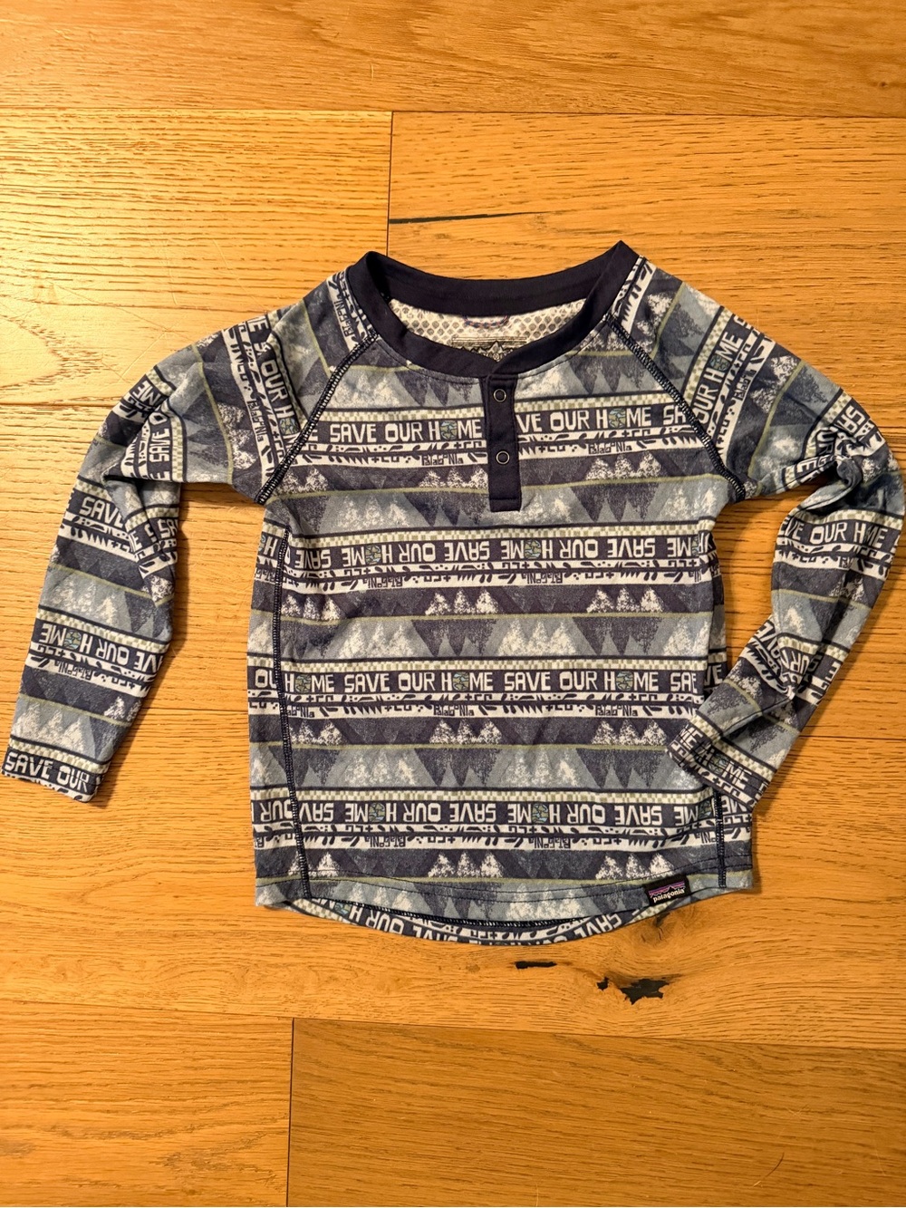 Patagonia Navy and Light Blue Patterned Long-Sleeve Henley